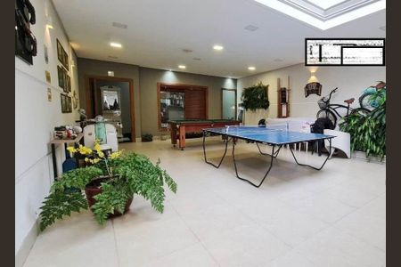 Casa à venda com 212m², 3 quartos e 4 vagas