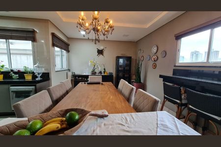 Casa à venda com 212m², 3 quartos e 4 vagas