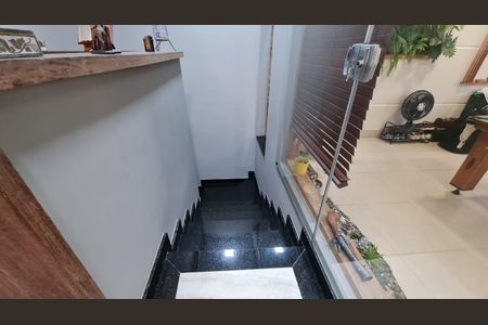 Casa à venda com 212m², 3 quartos e 4 vagas