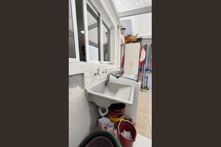 Casa à venda com 181m², 3 quartos e 4 vagas Casa à venda com 181m², 3 quartos e 4 vagasÁrea de Serviço