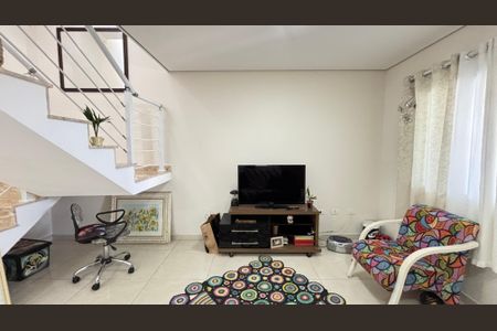 Casa à venda com 181m², 3 quartos e 4 vagas Casa à venda com 181m², 3 quartos e 4 vagasSala