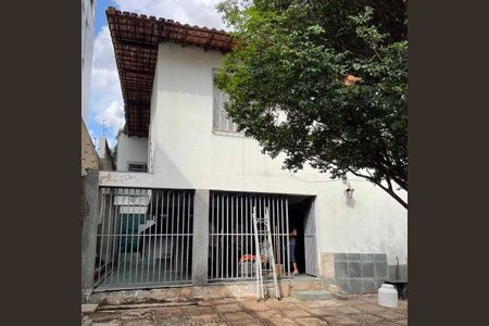 Casa à venda com 273m², 4 quartos e 2 vagas