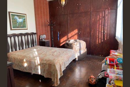 Casa à venda com 273m², 4 quartos e 2 vagas