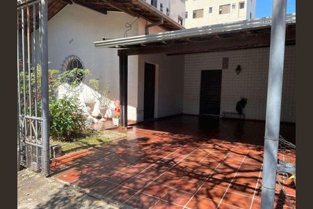 Casa à venda com 273m², 4 quartos e 2 vagas