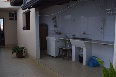 Casa à venda com 233m², 3 quartos e 1 vaga