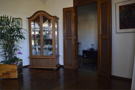 Casa à venda com 233m², 3 quartos e 1 vaga