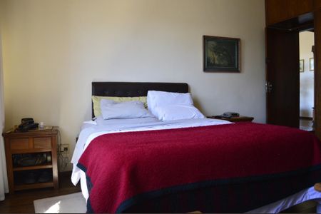 Casa à venda com 233m², 3 quartos e 1 vaga