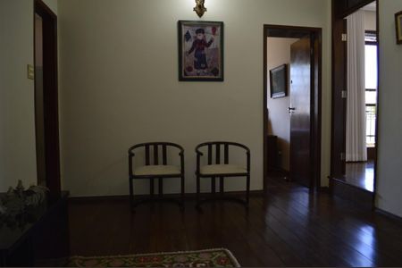 Casa à venda com 233m², 3 quartos e 1 vaga