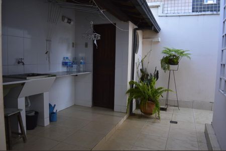 Casa à venda com 233m², 3 quartos e 1 vaga