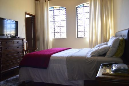 Casa à venda com 233m², 3 quartos e 1 vaga