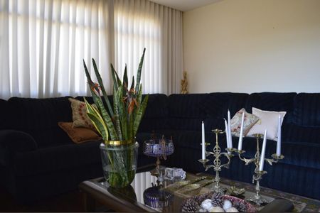 Casa à venda com 233m², 3 quartos e 1 vaga