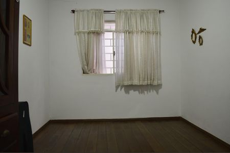 Casa à venda com 233m², 3 quartos e 1 vaga