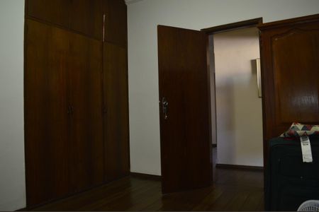 Casa à venda com 233m², 3 quartos e 1 vaga