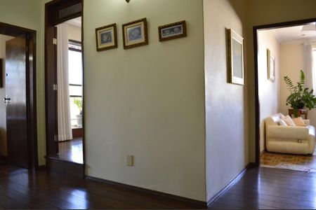 Casa à venda com 233m², 3 quartos e 1 vaga