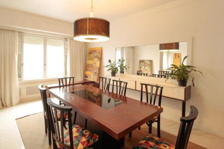Apartamento para alugar com 240m², 3 quartos e 1 vaga Apartamento para alugar com 240m², 3 quartos e 1 vagaSala de Jantar