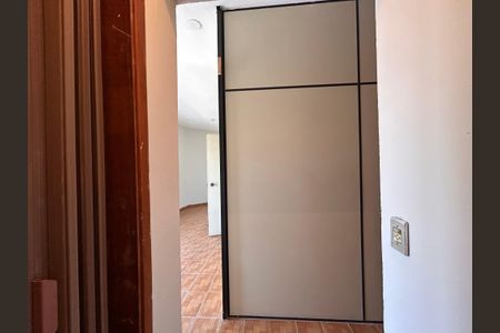 Apartamento para alugar com 55m², 2 quartos e sem vagaBanheiro
