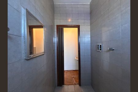 Apartamento para alugar com 55m², 2 quartos e sem vagaBanheiro
