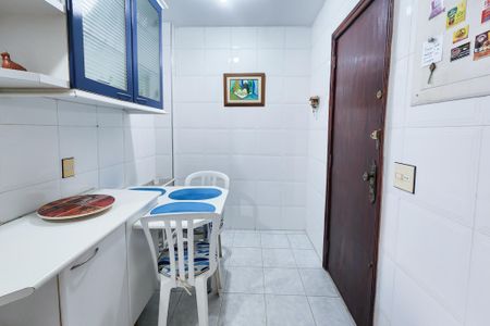 Apartamento à venda com 105m², 2 quartos e 1 vaga Apartamento à venda com 105m², 2 quartos e 1 vagaCozinha