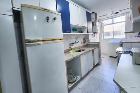 Apartamento à venda com 105m², 2 quartos e 1 vaga Apartamento à venda com 105m², 2 quartos e 1 vagaCozinha