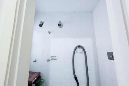 Apartamento à venda com 105m², 2 quartos e 1 vaga Apartamento à venda com 105m², 2 quartos e 1 vagaBanheiro de serviço