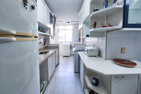 Apartamento à venda com 105m², 2 quartos e 1 vaga Apartamento à venda com 105m², 2 quartos e 1 vagaCozinha