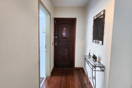 Apartamento à venda com 105m², 2 quartos e 1 vaga Apartamento à venda com 105m², 2 quartos e 1 vagaHall de entrada