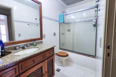 Apartamento à venda com 105m², 2 quartos e 1 vaga Apartamento à venda com 105m², 2 quartos e 1 vagaBanheiro