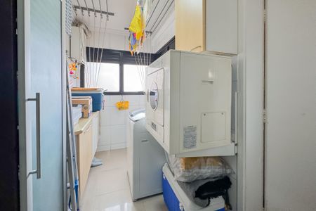 Apartamento à venda com 87m², 3 quartos e 2 vagas Apartamento à venda com 87m², 3 quartos e 2 vagasÁrea de Serviço