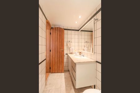 Apartamento à venda com 273m², 4 quartos e 3 vagasBanheiro da Suíte 3