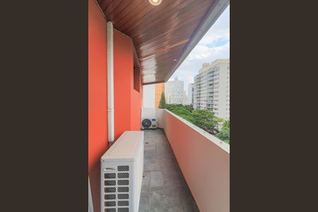 Apartamento à venda com 273m², 4 quartos e 3 vagasVaranda da Suítes 2 e 3