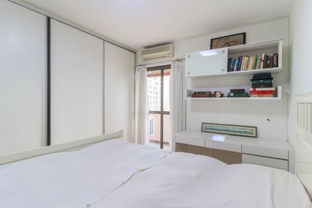 Apartamento à venda com 273m², 4 quartos e 3 vagasSuíte 2