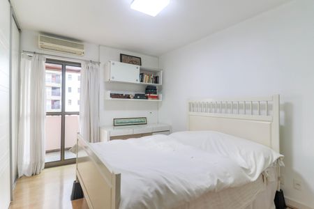 Apartamento à venda com 273m², 4 quartos e 3 vagasSuíte 2
