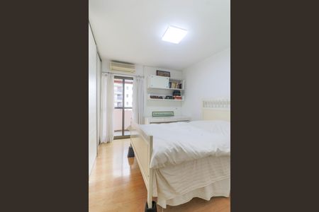 Apartamento à venda com 273m², 4 quartos e 3 vagasSuíte 2