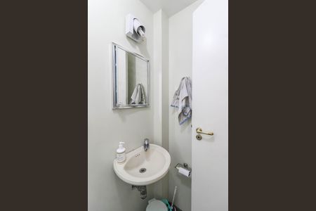 Apartamento à venda com 273m², 4 quartos e 3 vagasBanheiro de Serviço