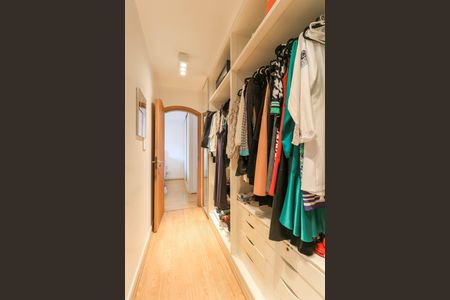 Apartamento à venda com 273m², 4 quartos e 3 vagasCloset da Suíte 1