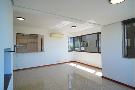 Sala de apartamento à venda com 2 quartos, 90m² em Bela Vista, Porto Alegre