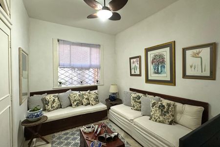 Casa à venda com 600m², 6 quartos e 2 vagas Casa à venda com 600m², 6 quartos e 2 vagasQuarto 01