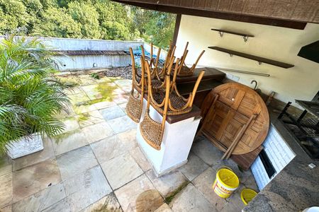Casa à venda com 600m², 6 quartos e 2 vagas Casa à venda com 600m², 6 quartos e 2 vagasChurrasqueira