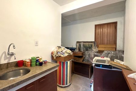 Casa à venda com 600m², 6 quartos e 2 vagas Casa à venda com 600m², 6 quartos e 2 vagasSalão