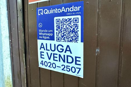 Casa à venda com 600m², 6 quartos e 2 vagas Casa à venda com 600m², 6 quartos e 2 vagasPlaquinha