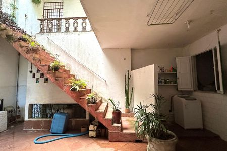 Casa à venda com 600m², 6 quartos e 2 vagas Casa à venda com 600m², 6 quartos e 2 vagasÁrea de Serviço