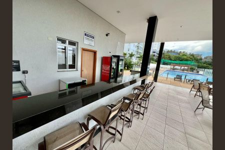 Apartamento à venda com 120m², 4 quartos e 3 vagas Apartamento à venda com 120m², 4 quartos e 3 vagasÁrea comum - Piscina