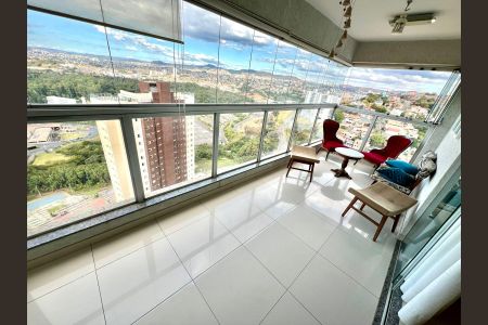 Apartamento à venda com 120m², 4 quartos e 3 vagas Apartamento à venda com 120m², 4 quartos e 3 vagasVaranda da Sala