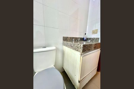 Apartamento à venda com 120m², 4 quartos e 3 vagas Apartamento à venda com 120m², 4 quartos e 3 vagasBanheiro Social