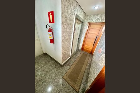 Apartamento à venda com 120m², 4 quartos e 3 vagas Apartamento à venda com 120m², 4 quartos e 3 vagasEntrada