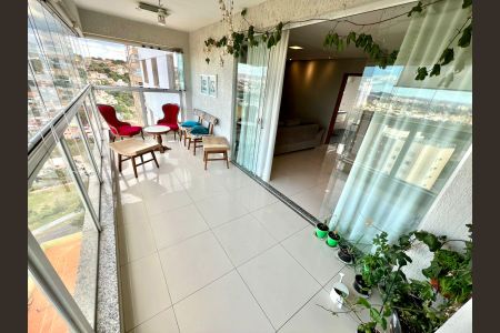 Apartamento à venda com 120m², 4 quartos e 3 vagas Apartamento à venda com 120m², 4 quartos e 3 vagasVaranda da Sala