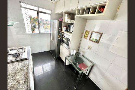 Apartamento à venda com 120m², 4 quartos e 3 vagas Apartamento à venda com 120m², 4 quartos e 3 vagasCozinha