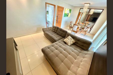 Apartamento à venda com 120m², 4 quartos e 3 vagas Apartamento à venda com 120m², 4 quartos e 3 vagasSala