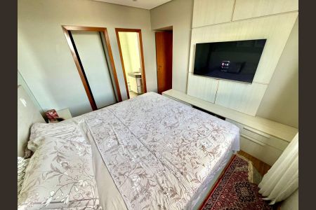 Apartamento à venda com 120m², 4 quartos e 3 vagas Apartamento à venda com 120m², 4 quartos e 3 vagasQuarto 3 - Suíte