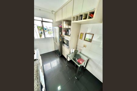 Apartamento à venda com 120m², 4 quartos e 3 vagas Apartamento à venda com 120m², 4 quartos e 3 vagasCozinha